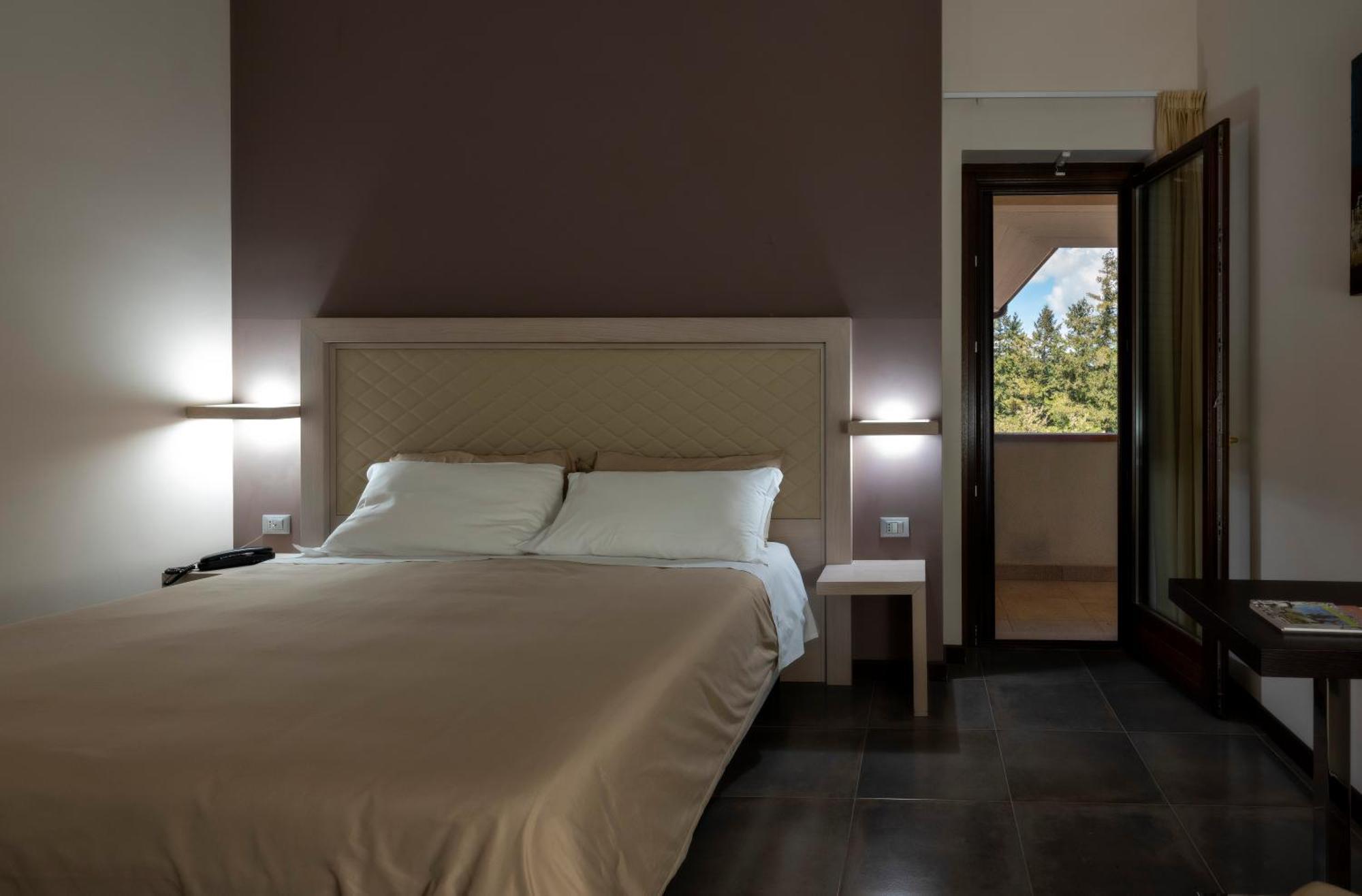 מלפי Il Castagneto Hotel מראה חיצוני תמונה