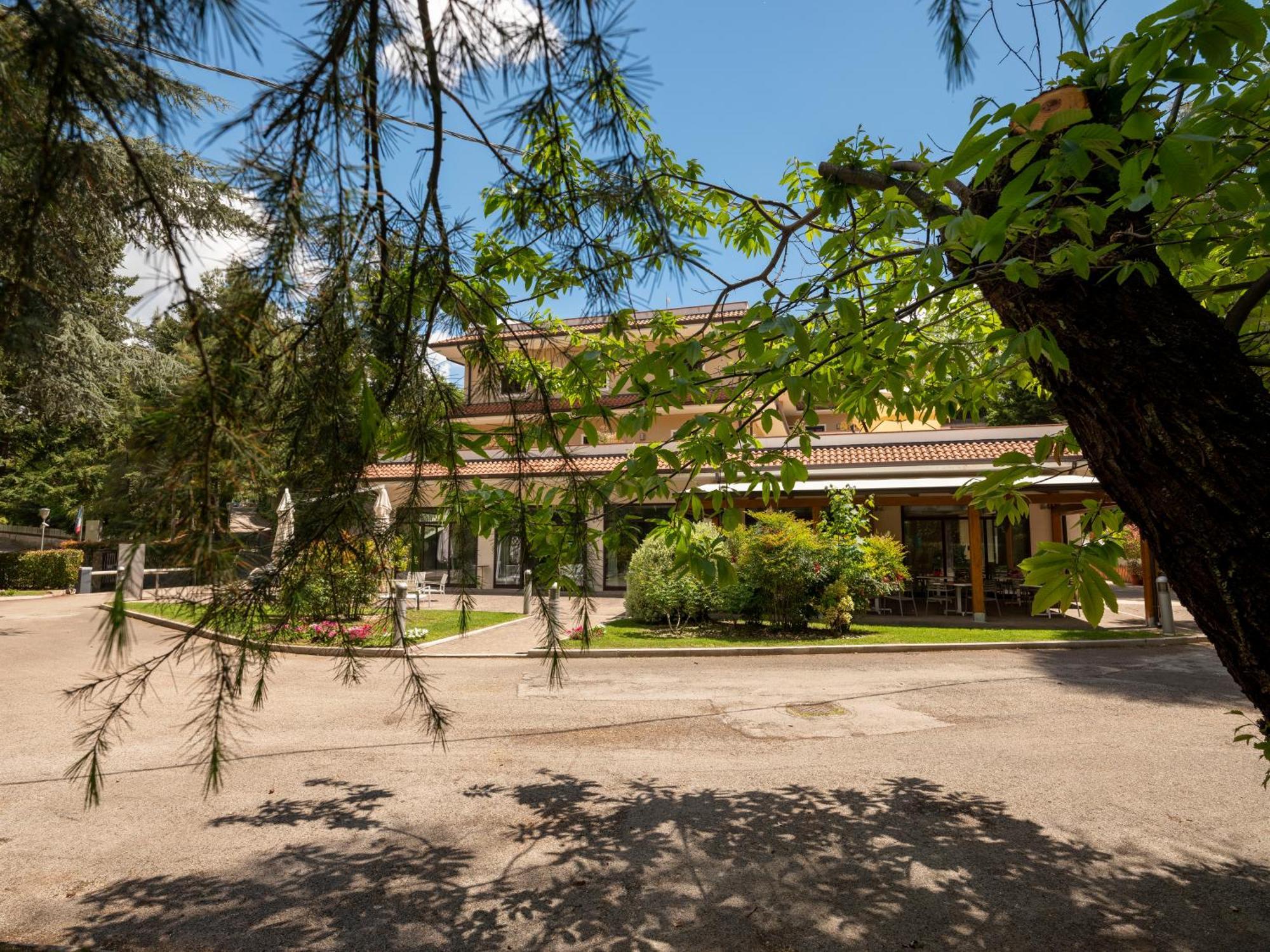 מלפי Il Castagneto Hotel מראה חיצוני תמונה